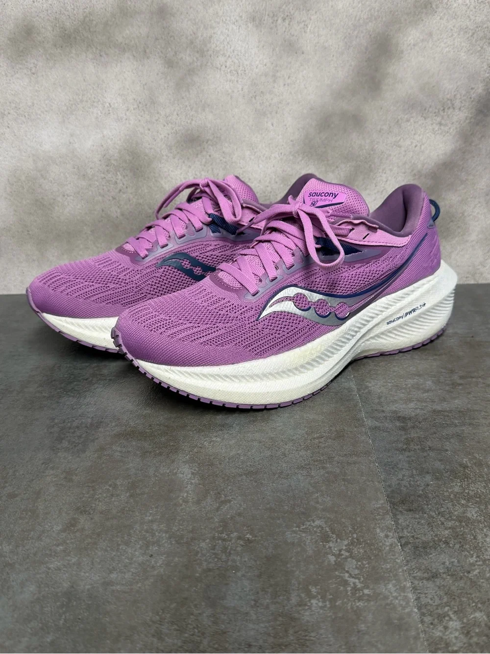 Saucony Triumph 21 Women's Purple Running Shoes S10881-32 Size 8